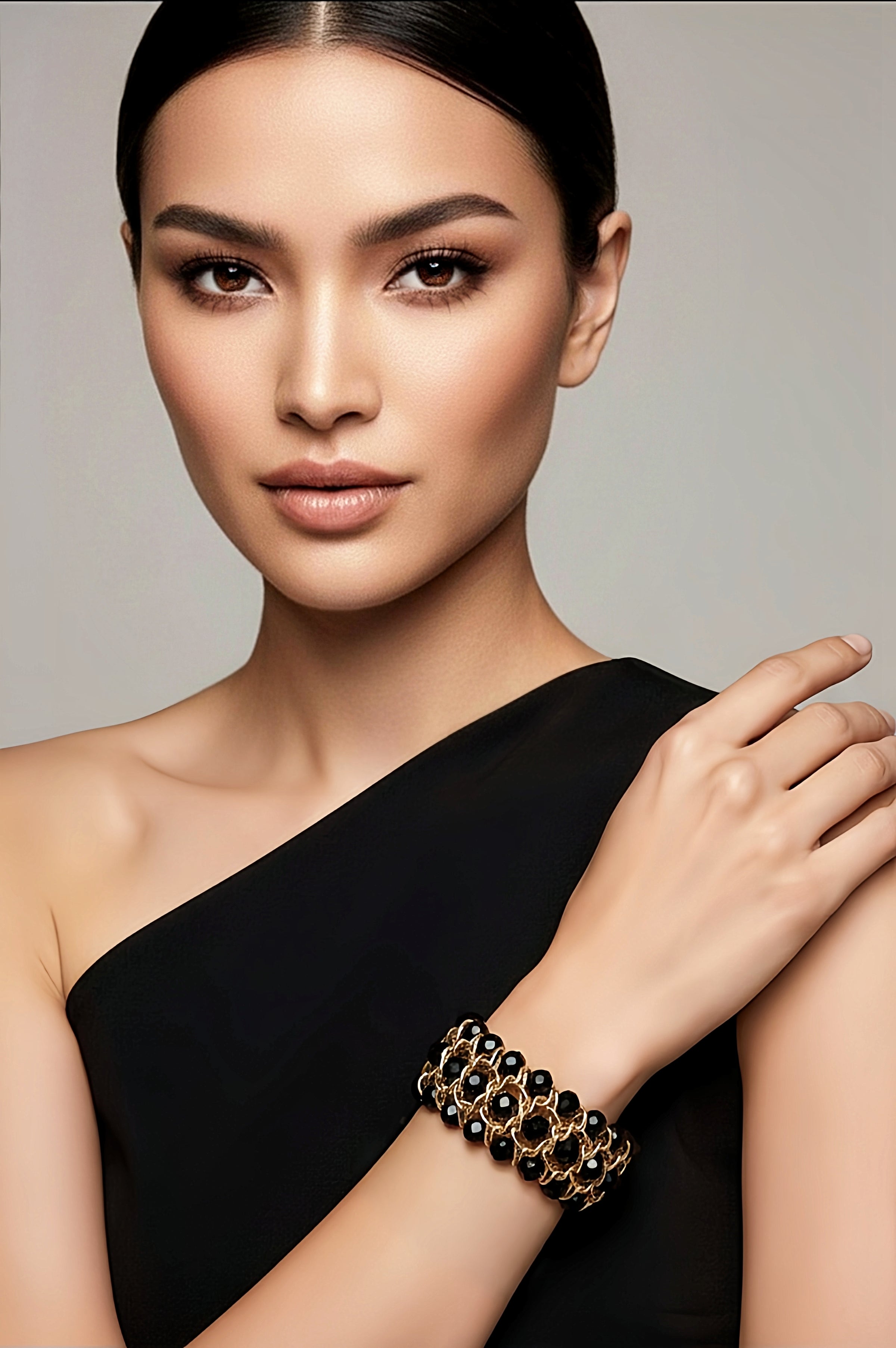 Black and Gold Beaded Stretch Bracelet
