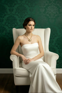 Gold Flower Embellished Pearl Necklace